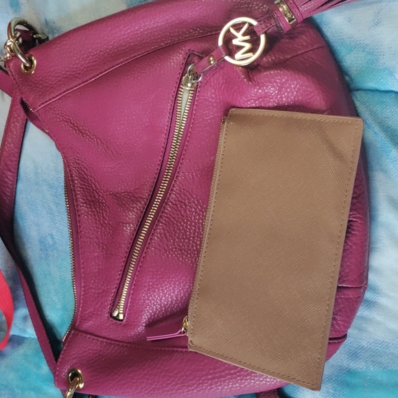 Michael Kors Crossbody - Picture 4 of 5